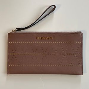 Michael Kors wristlet with zipper